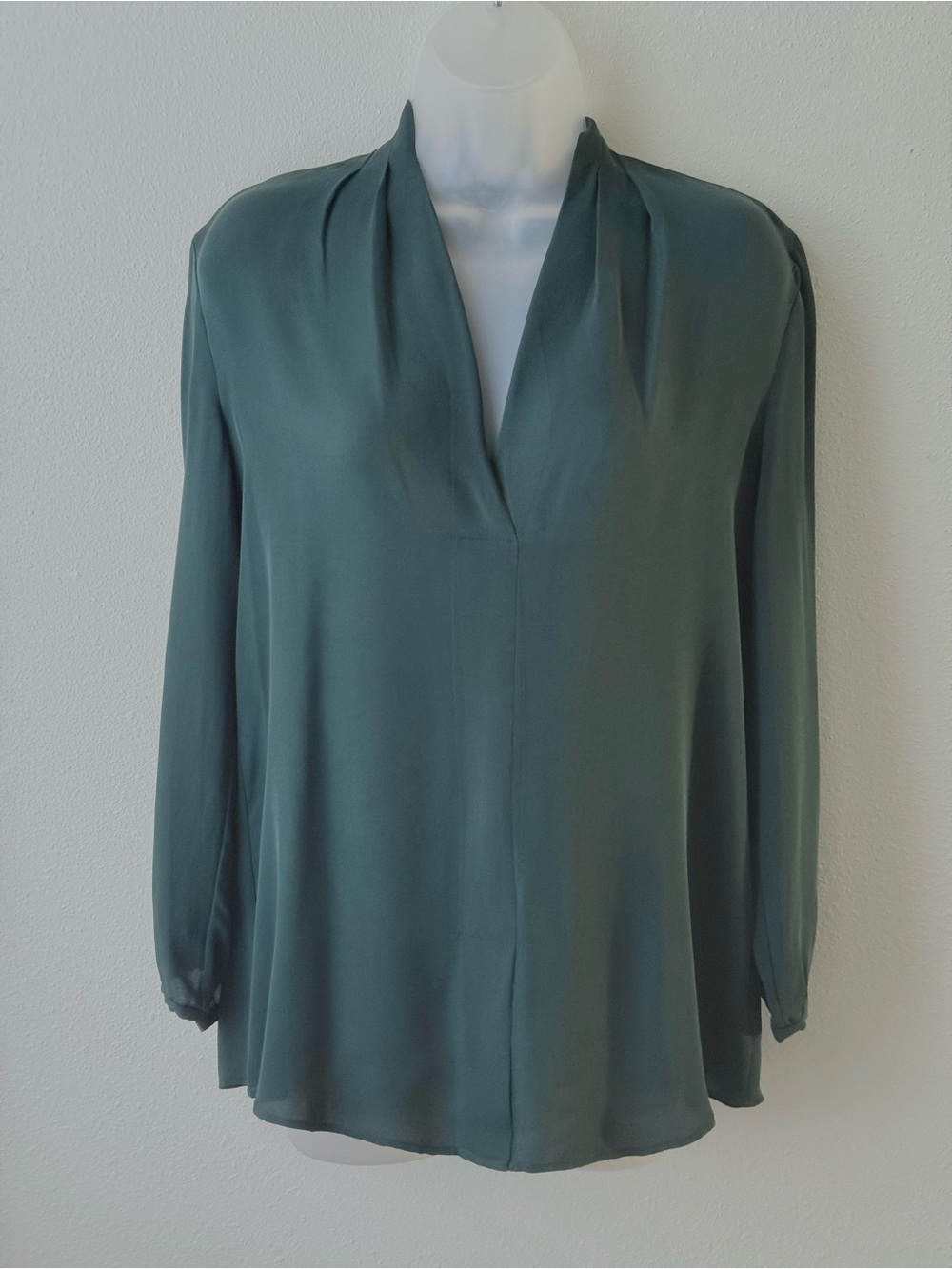 Theory 100% Silk Forest Green Long Sleeve Blouse Size M